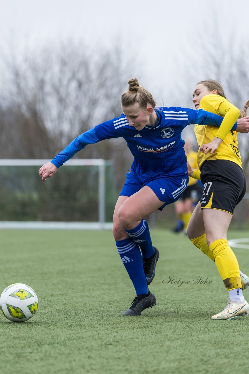 Bild 380 - F SSC Hagen Ahrensburg - SV Frisia Risum-Lindholm : Ergebnis: 1:2